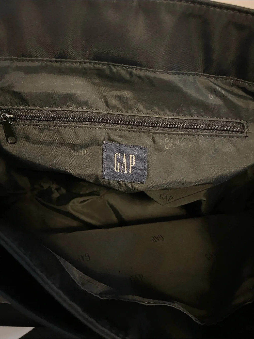 GAP Black Men's Messenger Bag with Adjustable Strap
